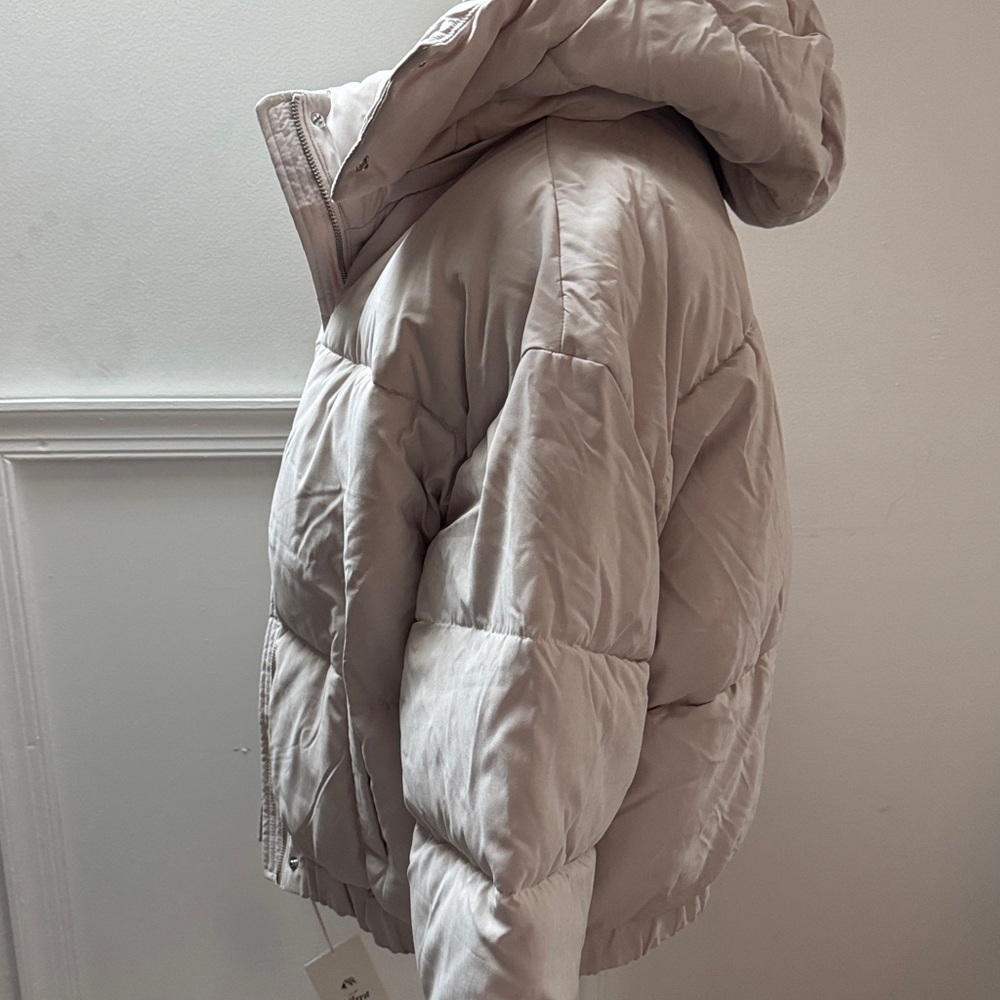 Abercrombie & Fitch Women's Beige Puffer Jacket - Picture 7 of 15
